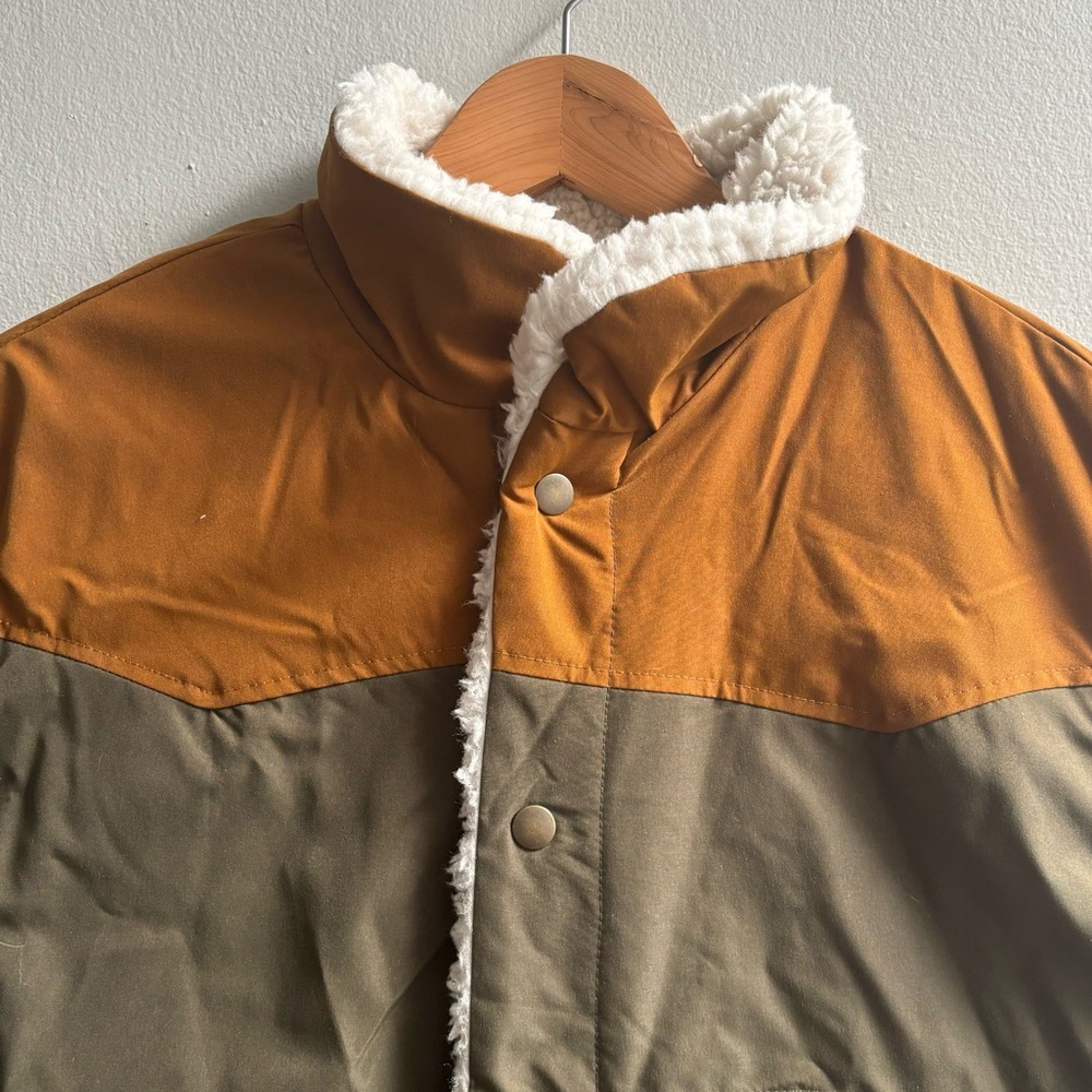 Men’s XL Mountain and Isle Faux Sherpa Vest